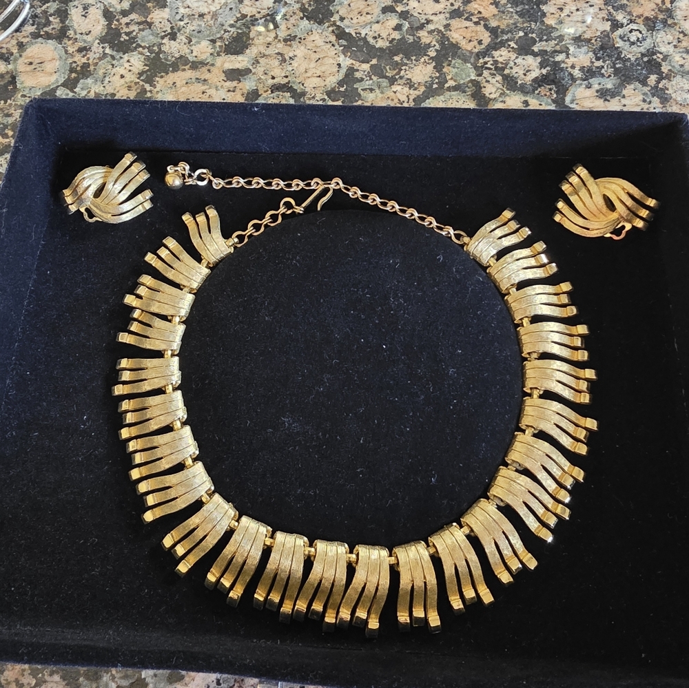 Vintage "Charel" Necklace & Matching Clip Earrings, Excellent Vintage Condition
